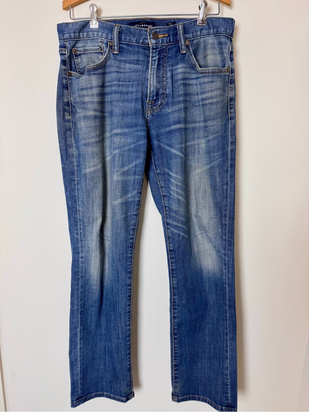 Lucky Brand 221 Straight Jeans 32 x 30 flaws